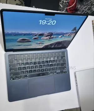 Laptop Apple MacBook Air 2022 M2 8GB Apple M2 SSD 256GB