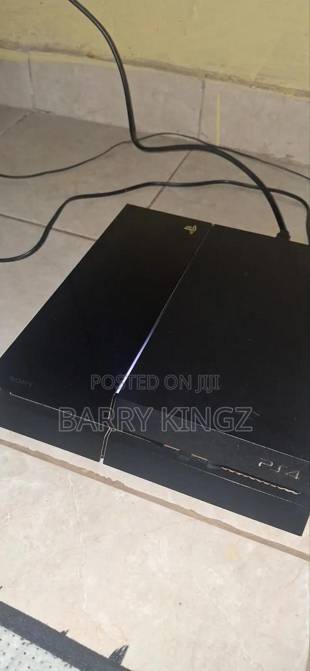 Playstation 4 Standard Edition