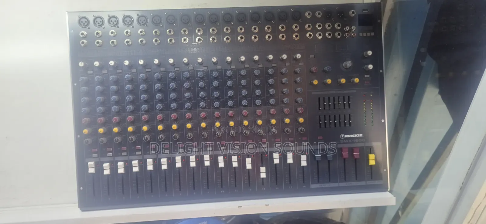 Soundcraft16 Channel Plain Mixer