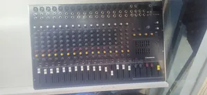 Soundcraft16 Channel Plain Mixer