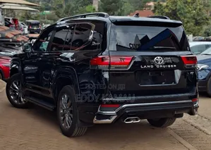 Toyota Land Cruiser 2023 Black