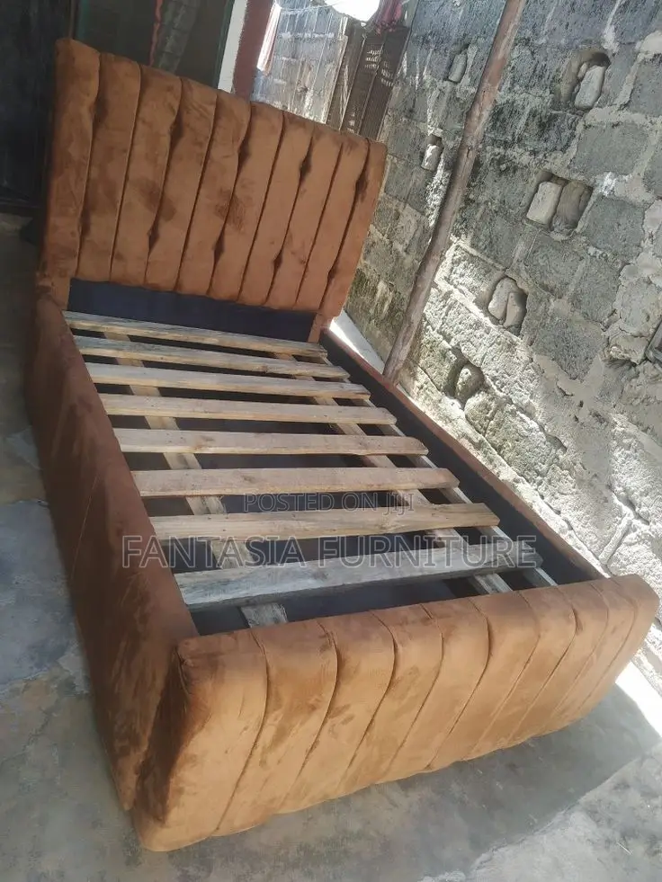 5x6 Camel Brown Curved Panel Chester Bed Frame