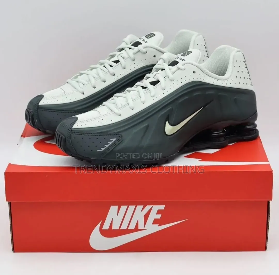 Nike Shoxs Sneakers