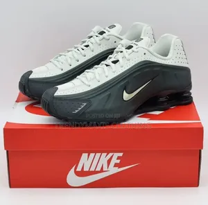 Nike Shoxs Sneakers