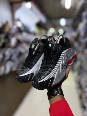 Nike Shoxs Sneakers