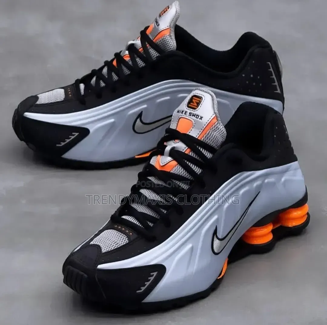 Nike Shoxs Sneakers