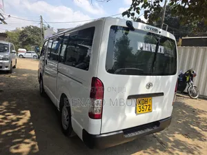 Toyota HiAce 2015 White