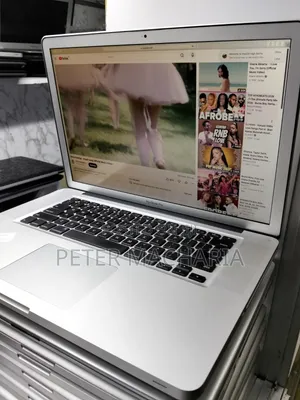 Laptop Apple MacBook Pro 8GB Intel Core i7 HDD+SSD 1T