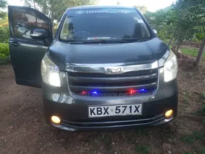 Toyota Noah 2007 Gray