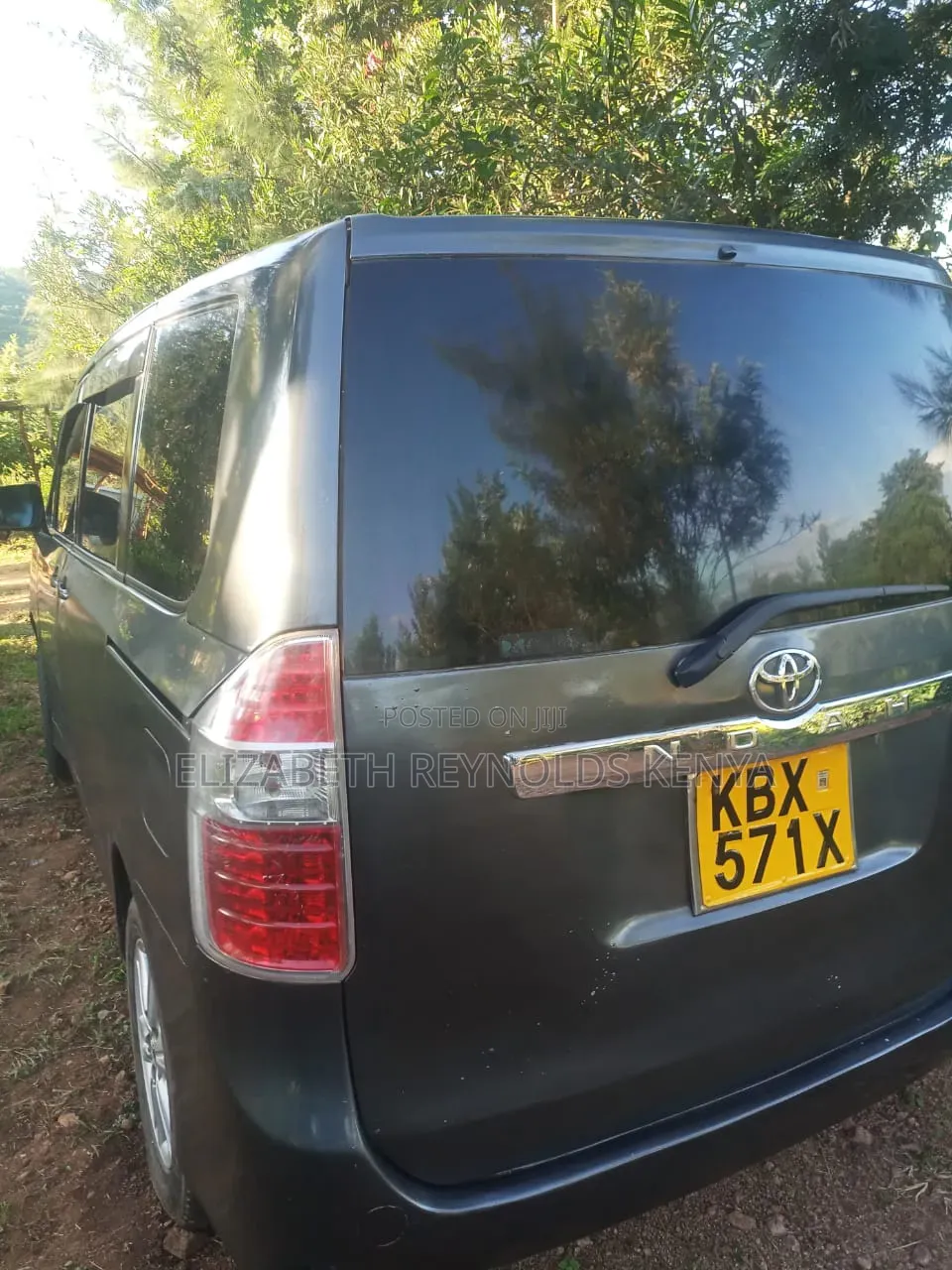 Toyota Noah 2007 Gray