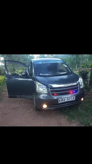 Toyota Noah 2007 Gray