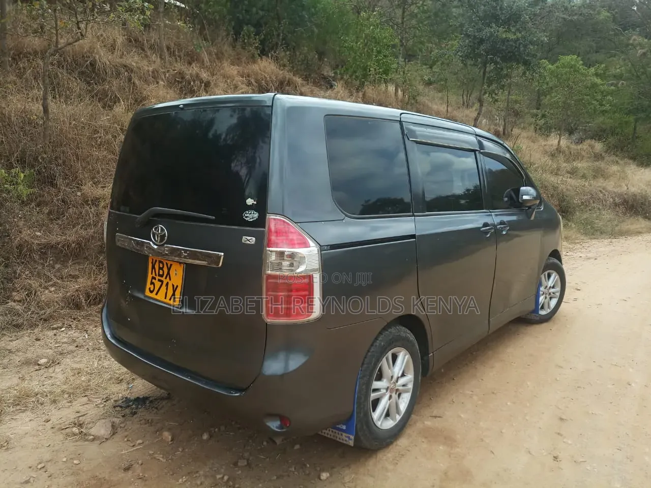 Toyota Noah 2007 Gray