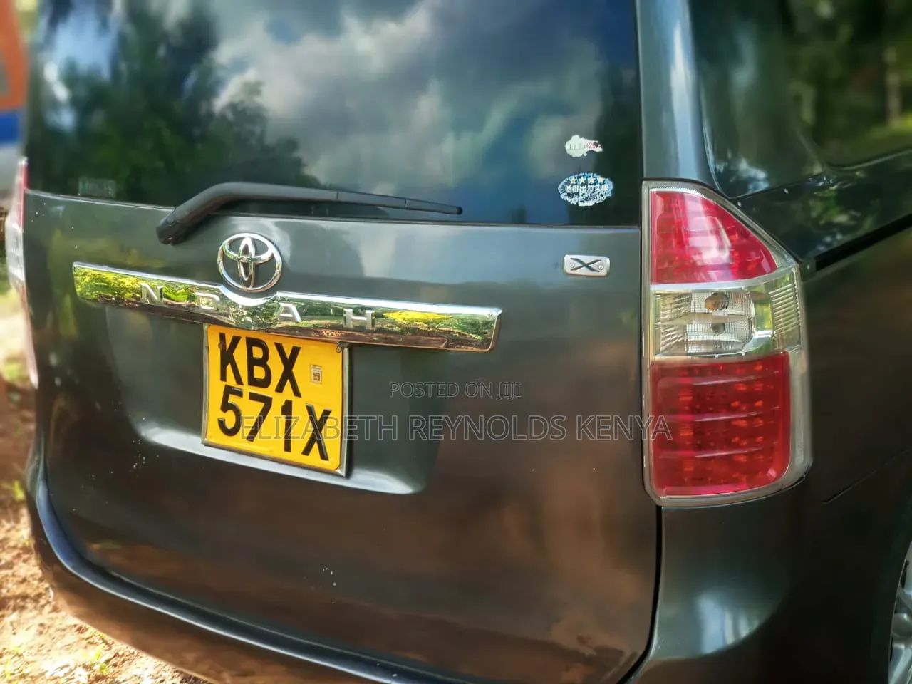 Toyota Noah 2007 Gray