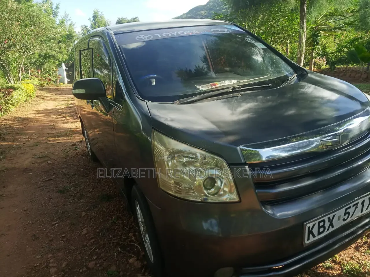 Toyota Noah 2007 Gray