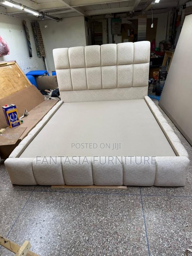 5x6 Cream Bubble Panel Chester Bed Frame