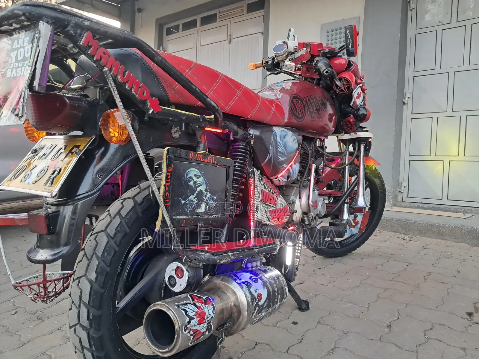 Bajaj Boxer 150 UG 2024 Red