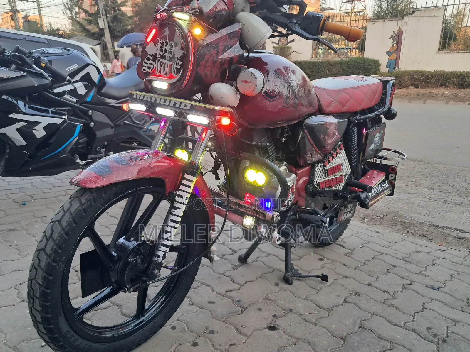Bajaj Boxer 150 UG 2024 Red