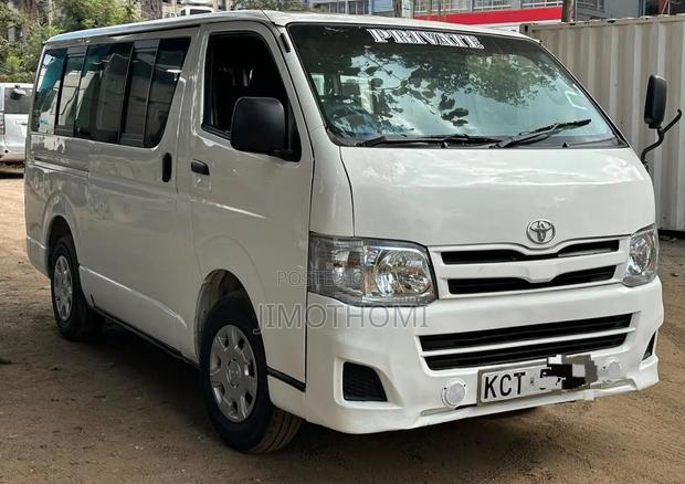 Toyota HiAce 2013 White