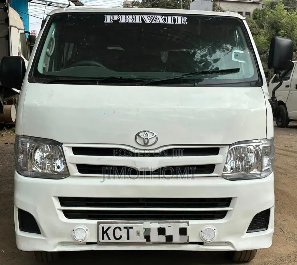 Toyota HiAce 2013 White