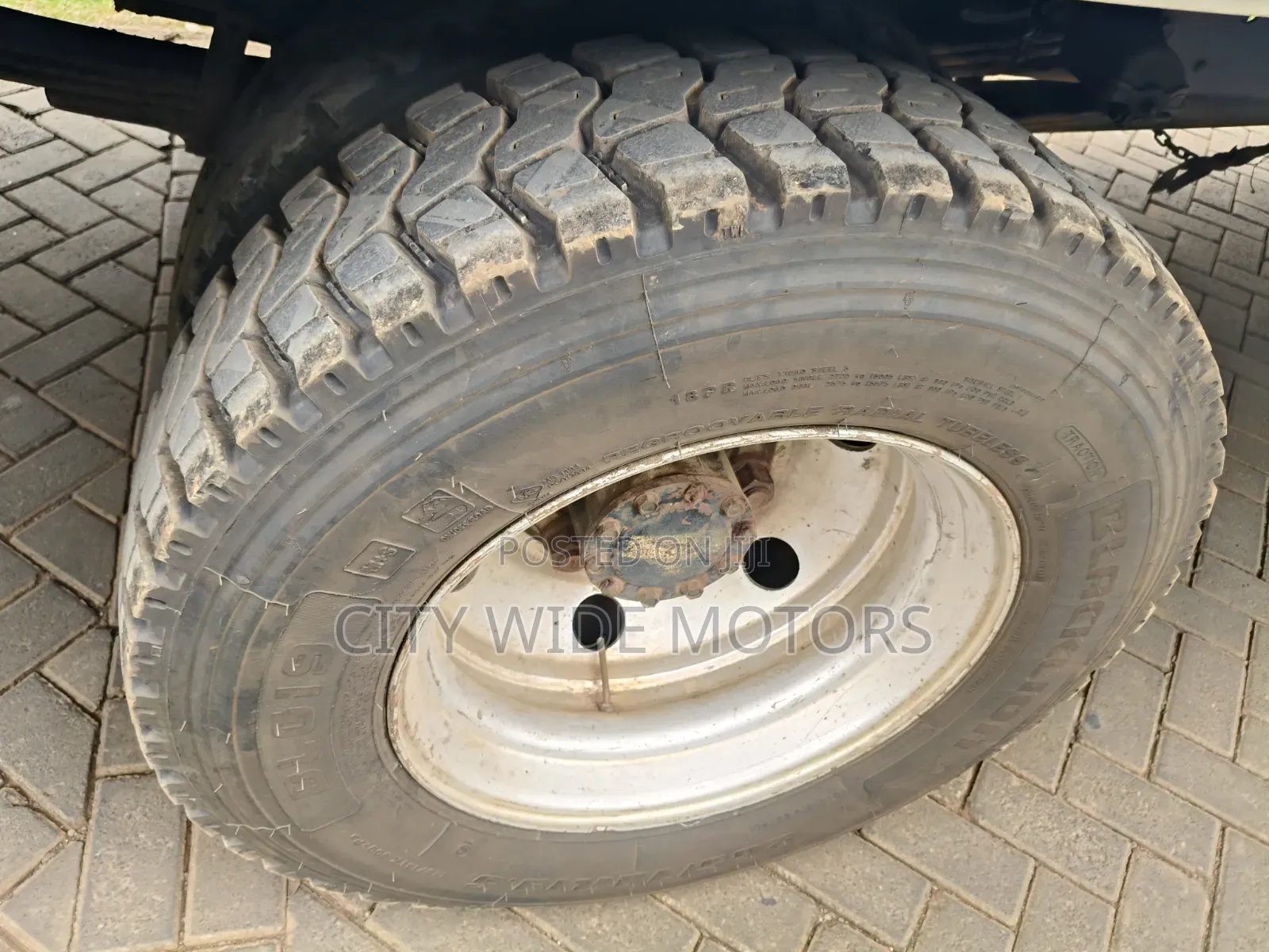 Isuzu FRR 90