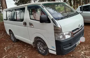 Toyota HiAce 2006 White