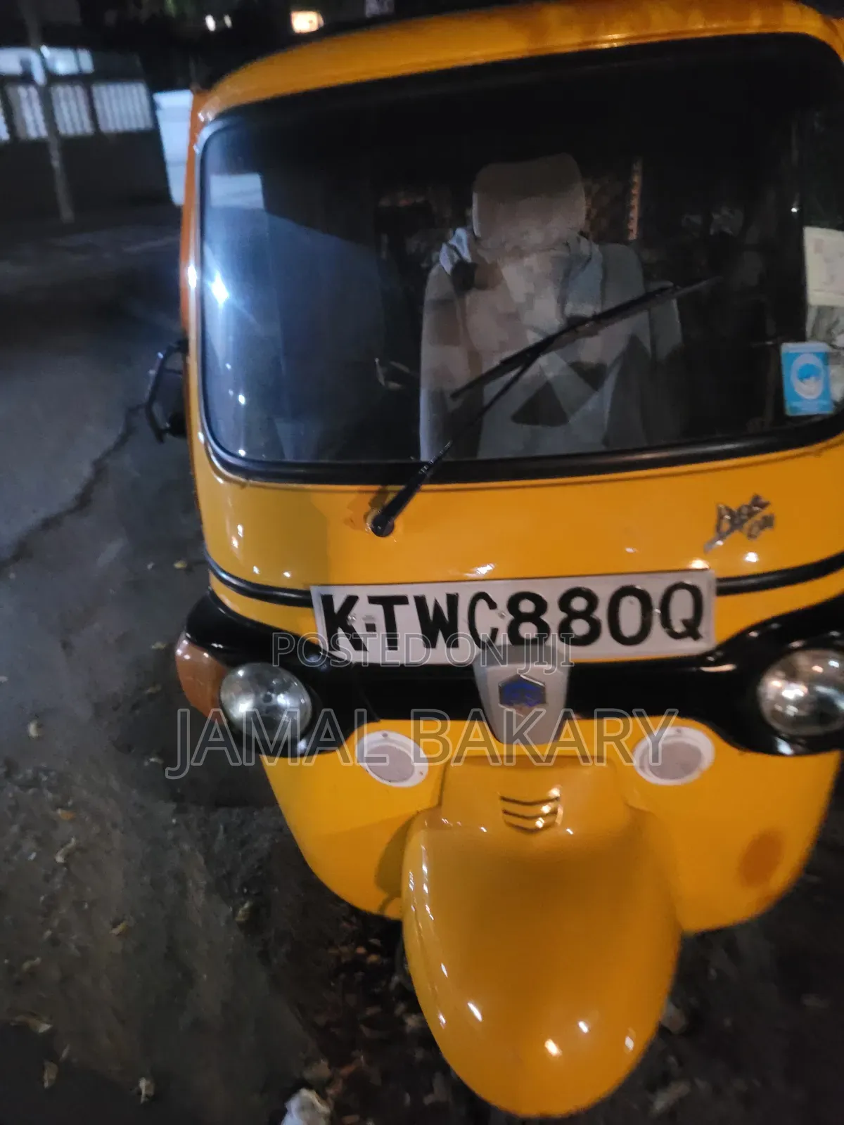 Piaggio 2022 Yellow