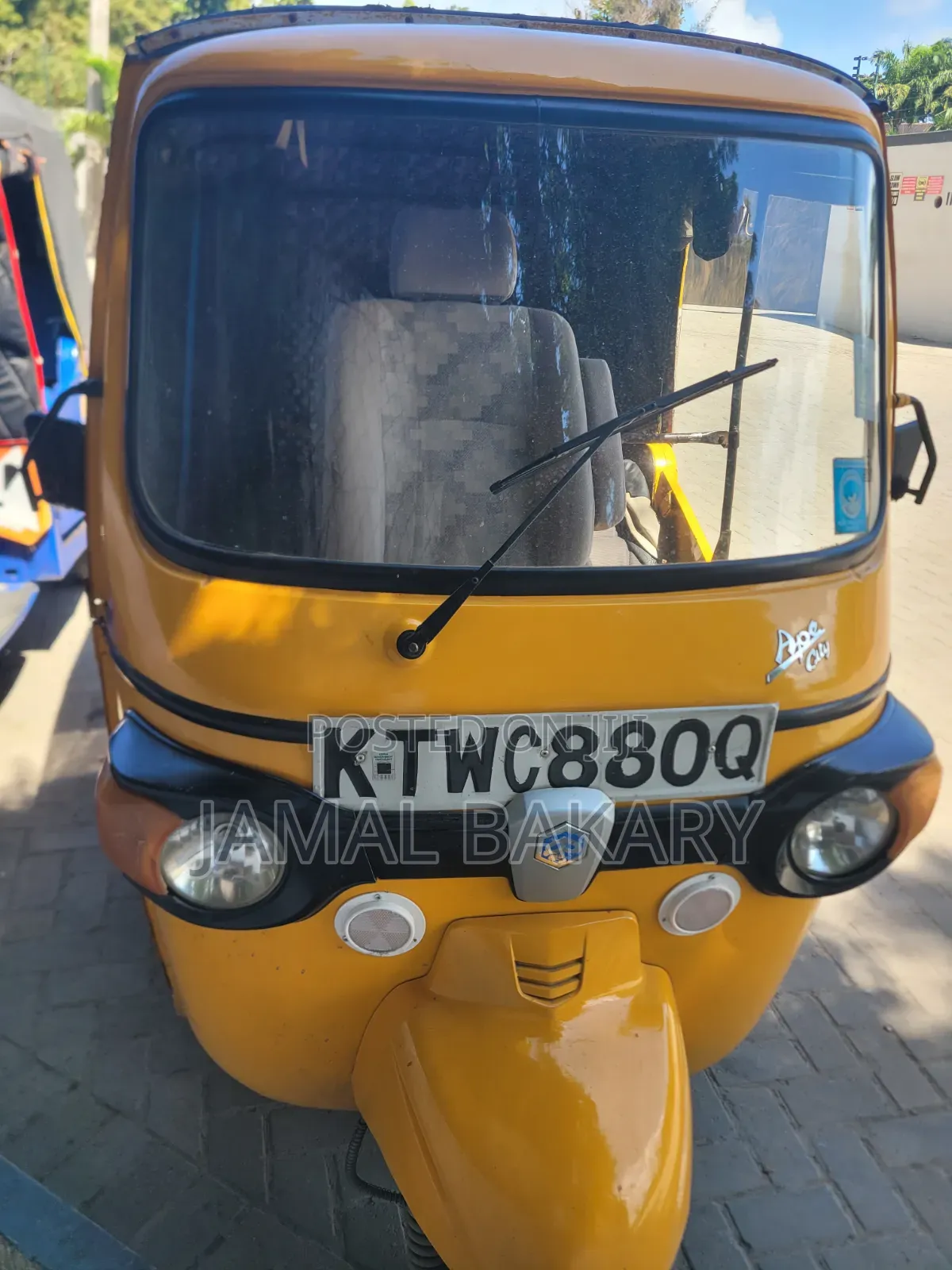 Piaggio 2022 Yellow