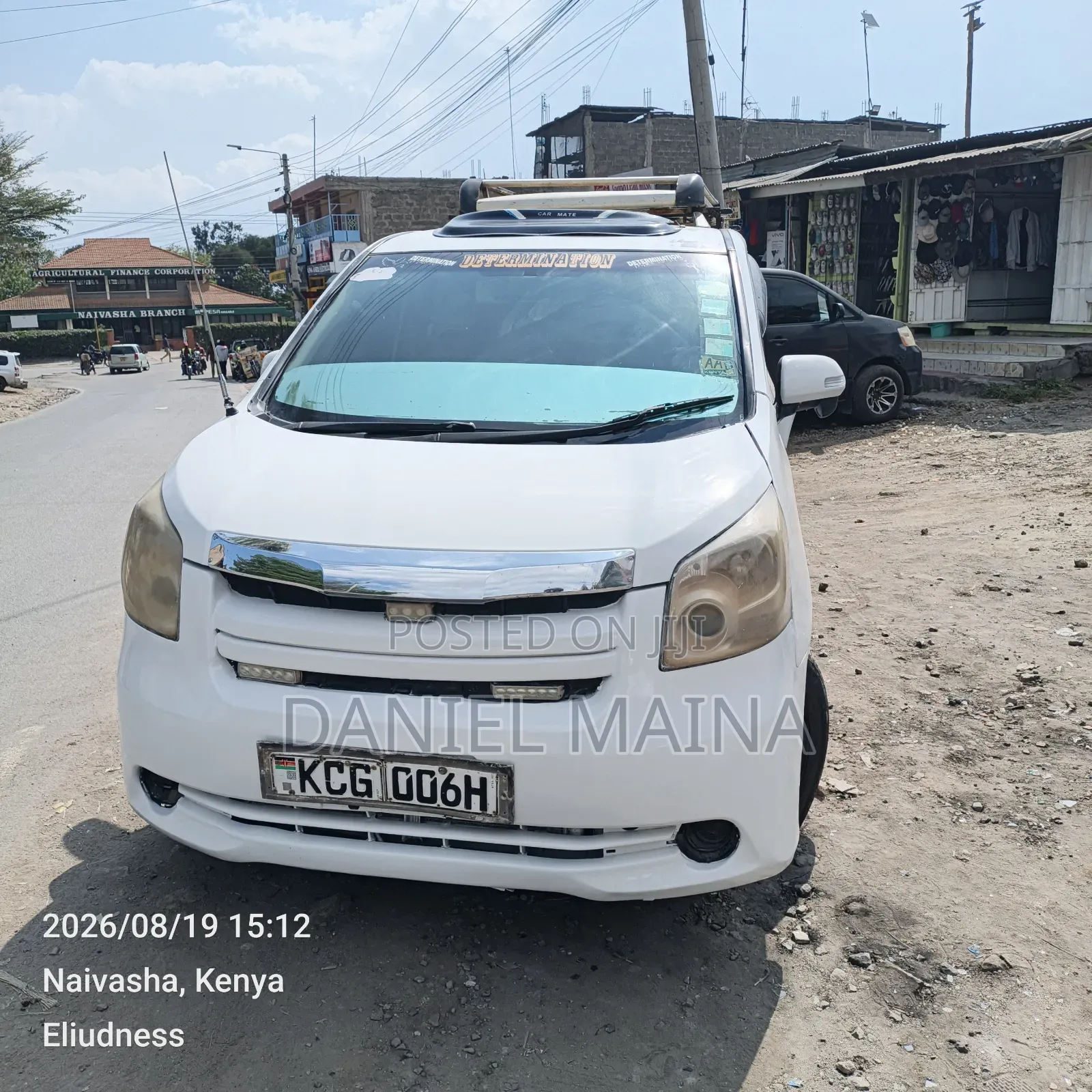 Toyota Noah 2010 White