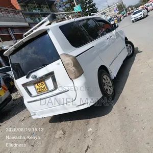 Toyota Noah 2010 White