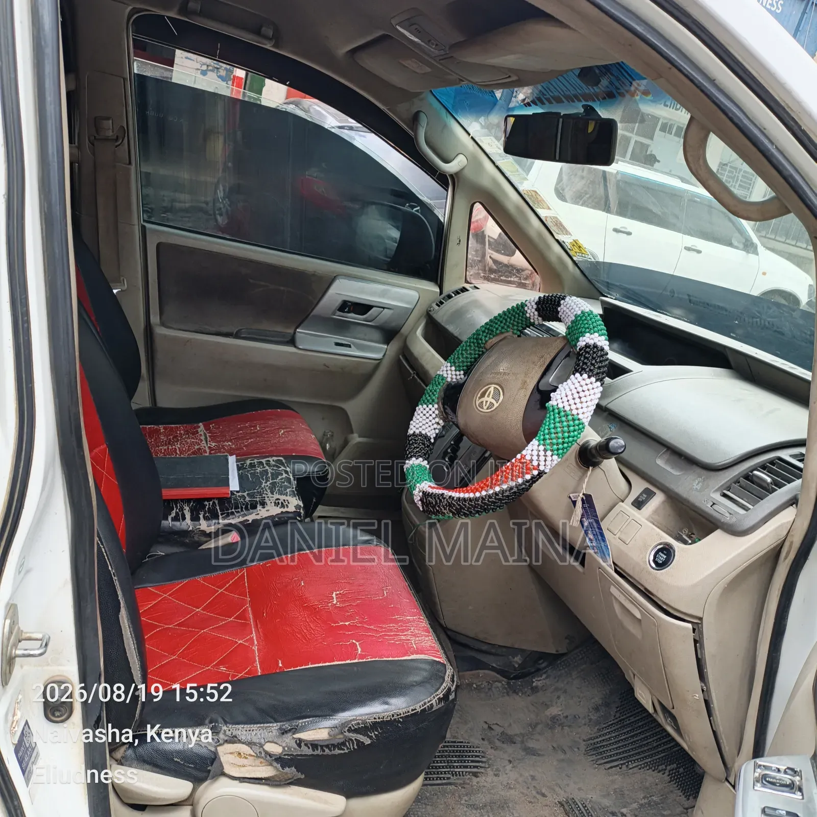 Toyota Noah 2010 White