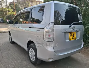 Toyota Voxy 2012 Silver