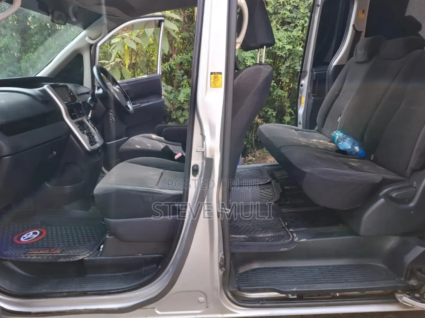 Toyota Voxy 2012 Silver