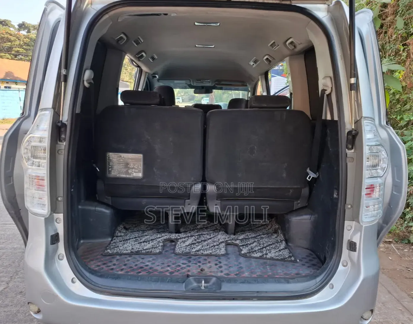 Toyota Voxy 2012 Silver