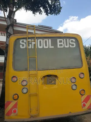 Isuzu NQR 2002 Yellow