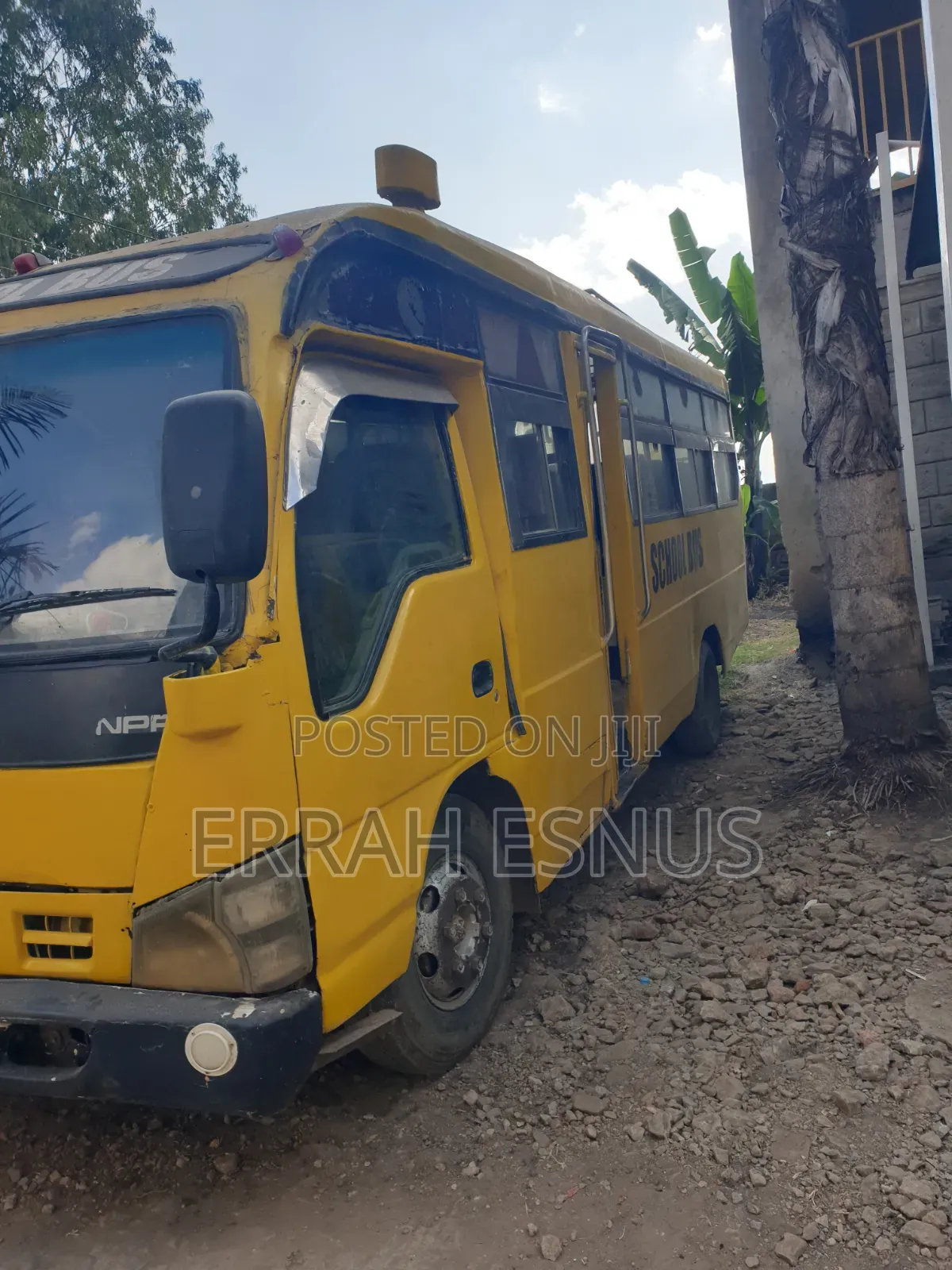 Isuzu NQR 2002 Yellow
