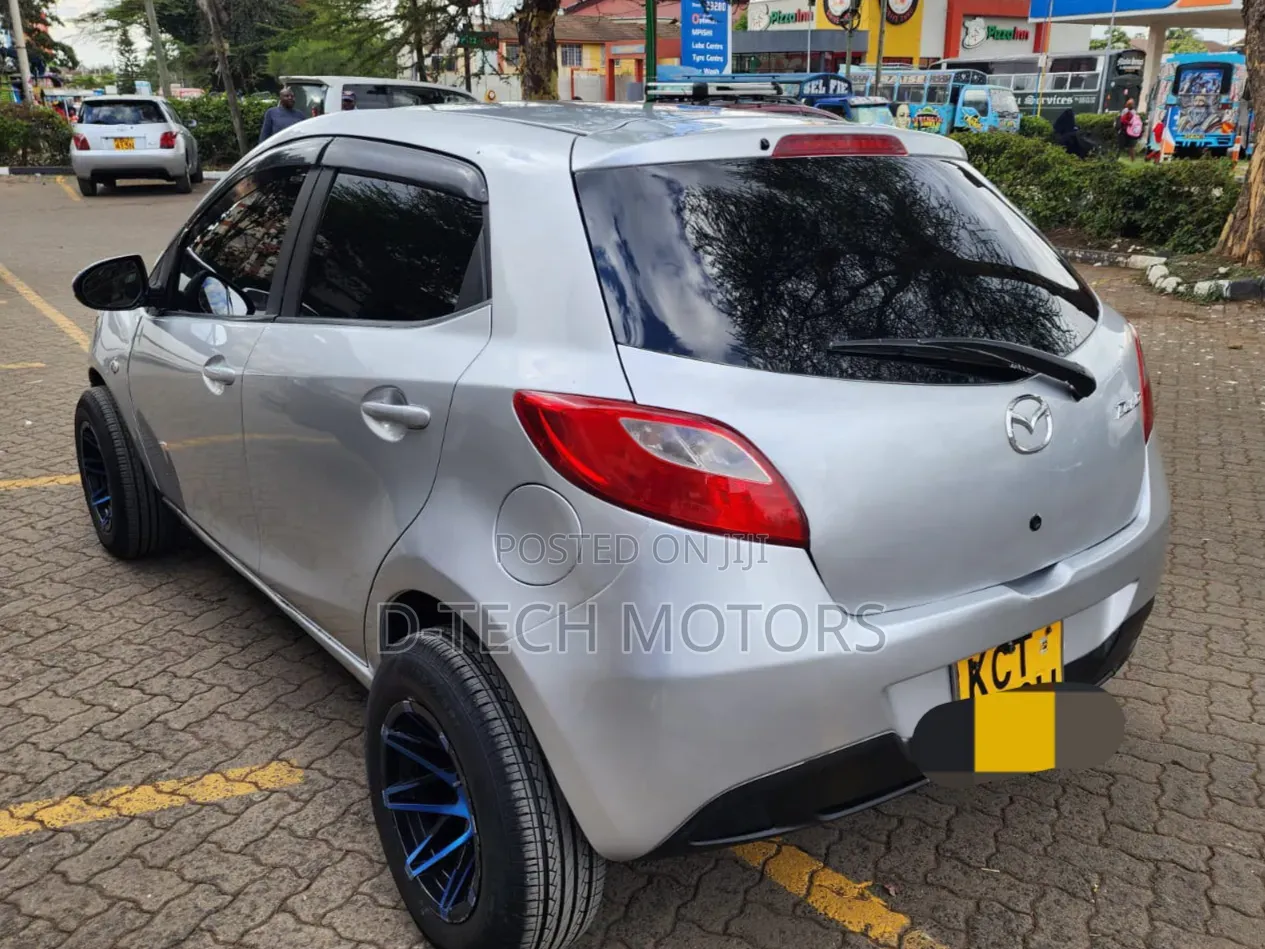 Mazda Demio 2011 Silver