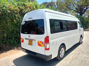 Toyota HiAce 2019 White