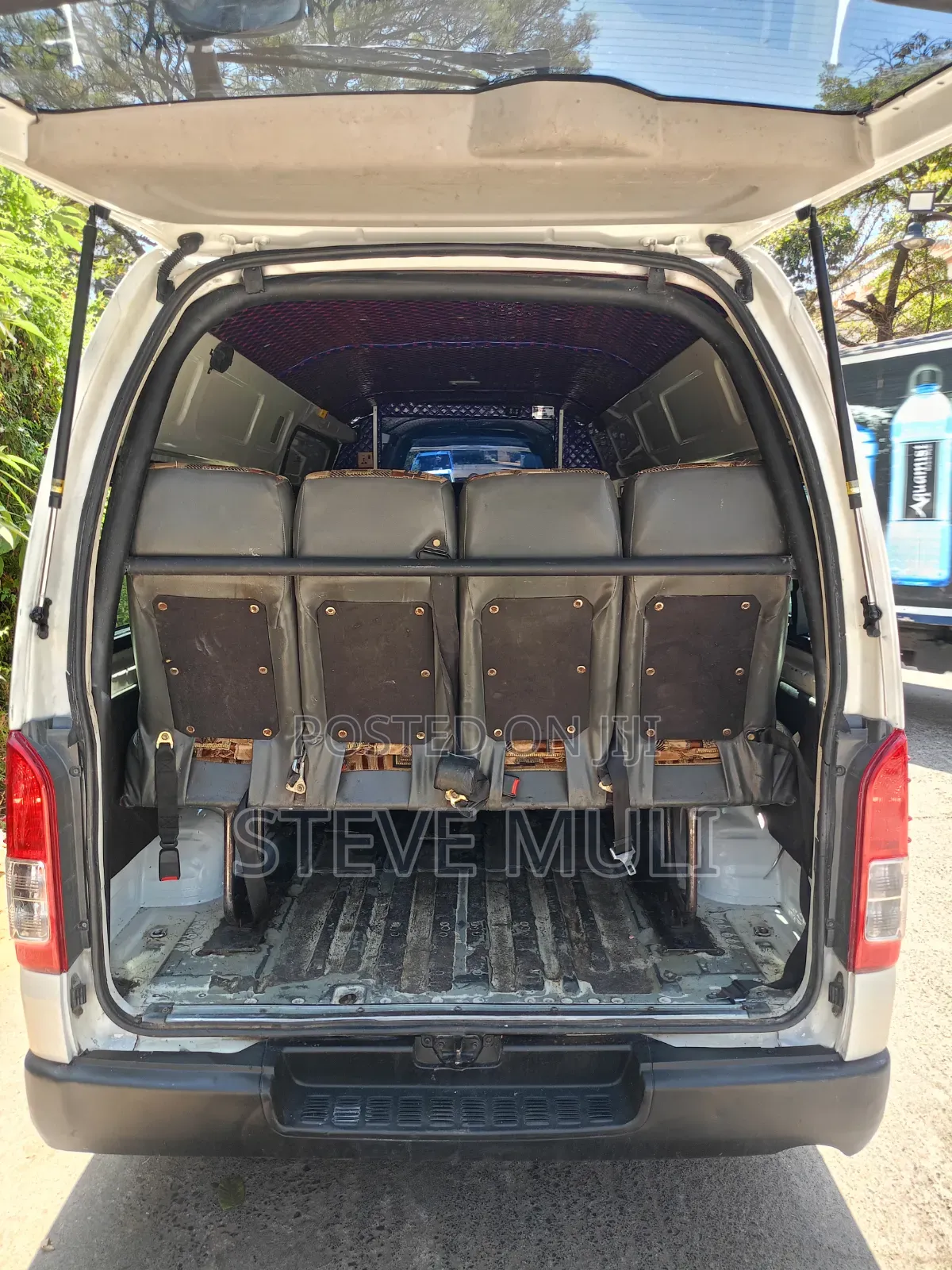 Toyota HiAce 2019 White