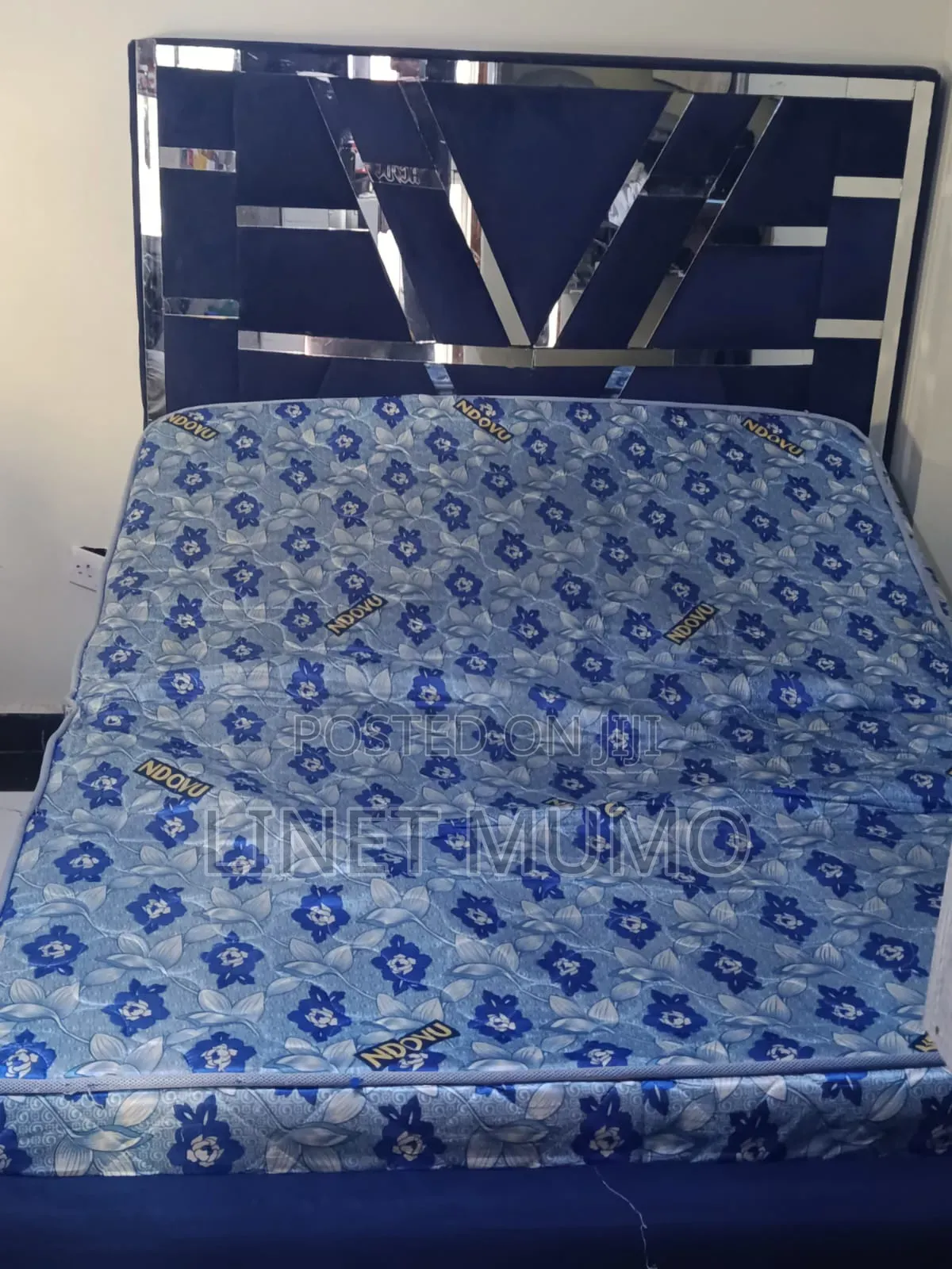 ~ Queen Size 5*6 Bed and Mattress