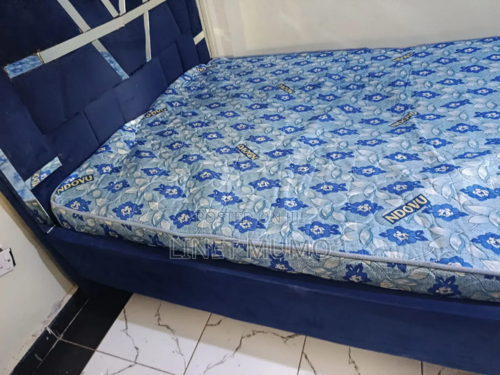 ~ Queen Size 5*6 Bed and Mattress