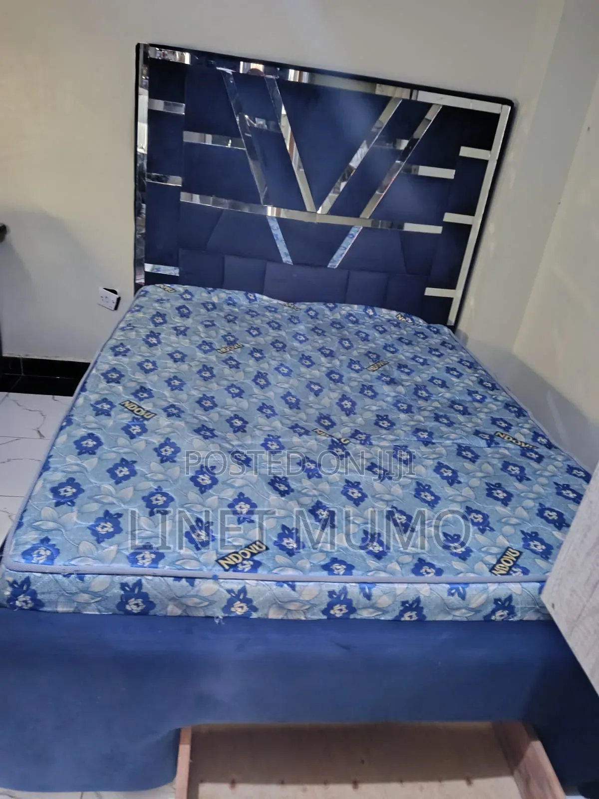 ~ Queen Size 5*6 Bed and Mattress
