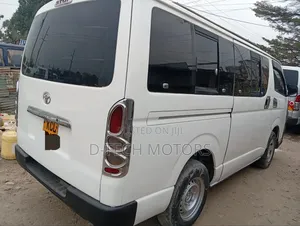 Toyota HiAce 2010 White