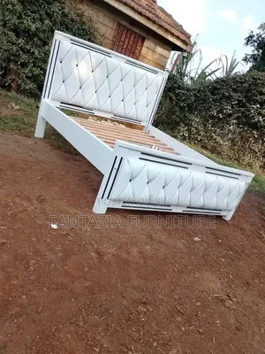 White Mocket Bed Size 5 by 6