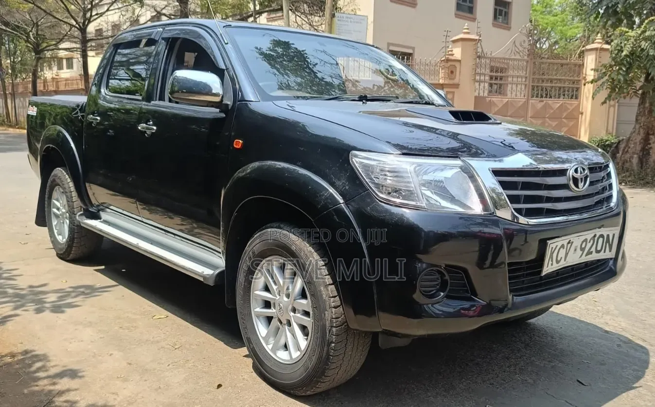 Toyota Hilux 2011 Matt Black