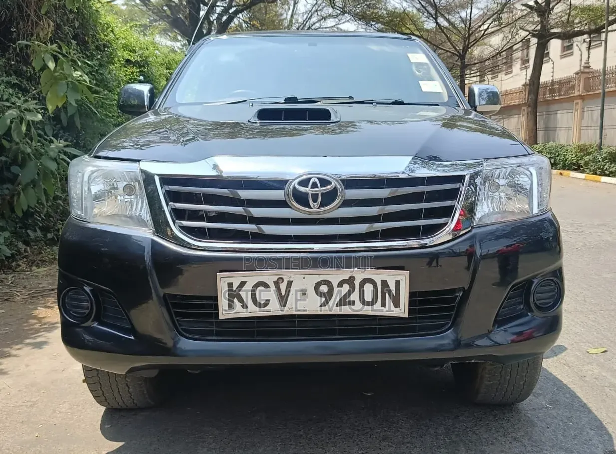 Toyota Hilux 2011 Matt Black