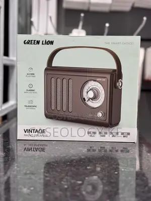 Green Lion Vintage Radio and Bluetooth Speaker