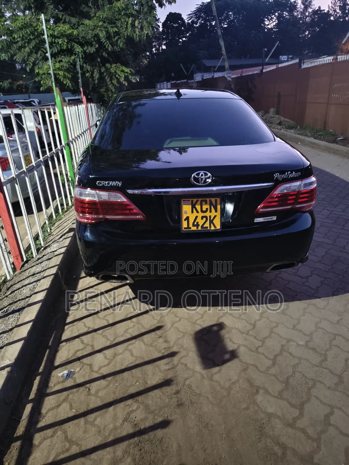 Toyota Crown 2010 Black