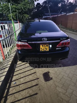Toyota Crown 2010 Black