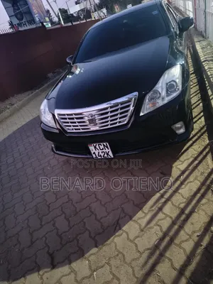 Toyota Crown 2010 Black