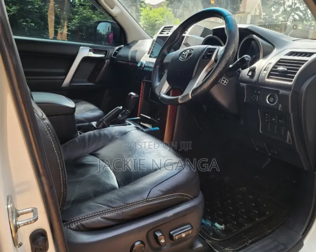 Toyota Land Cruiser Prado 2011 White